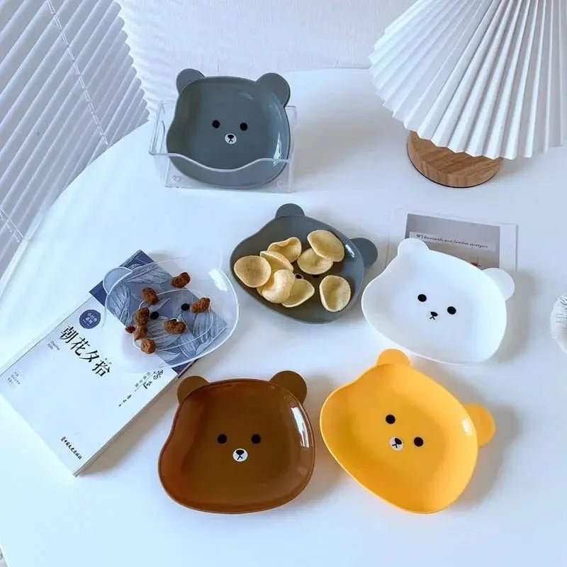 8 Pcs Bear Shape Plate Set – Creative Food-Grade Plastic Plates with Stand (Random Colour) DailyDwell.pk